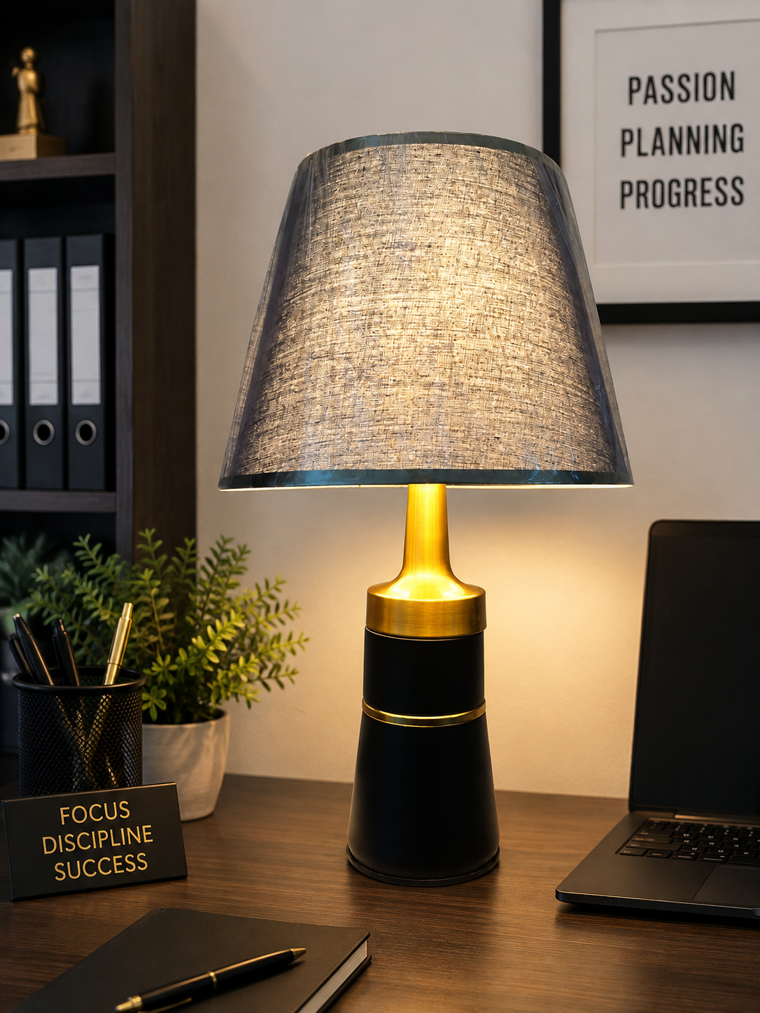 Luxe Noir Table Lamp